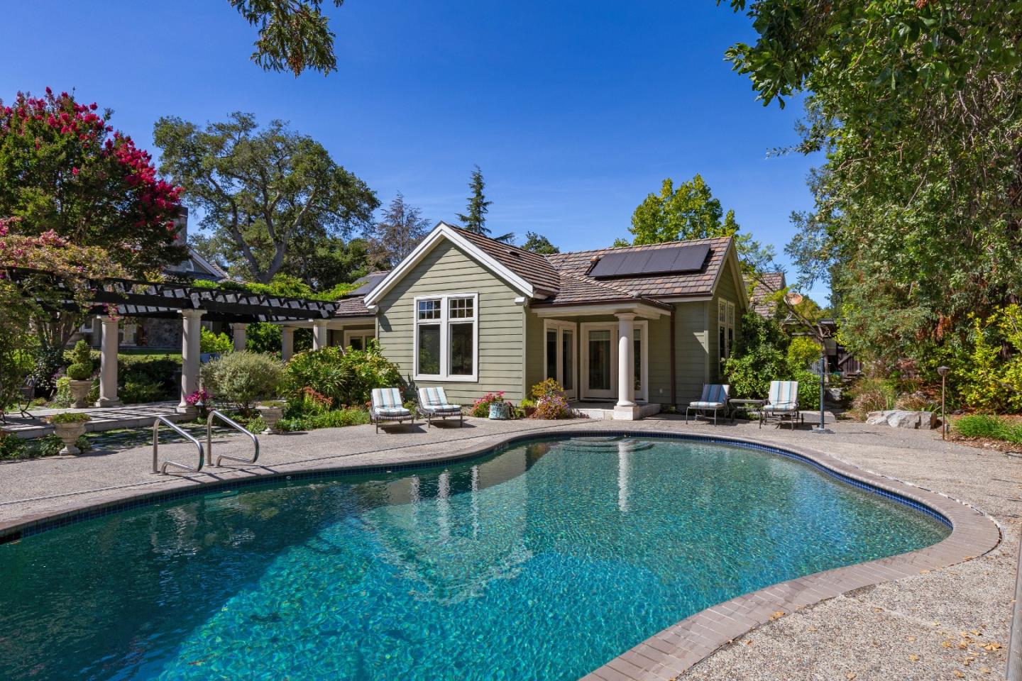 Detail Gallery Image 31 of 43 For 240 Laning Dr, Woodside,  CA 94062 - 4 Beds | 3/1 Baths