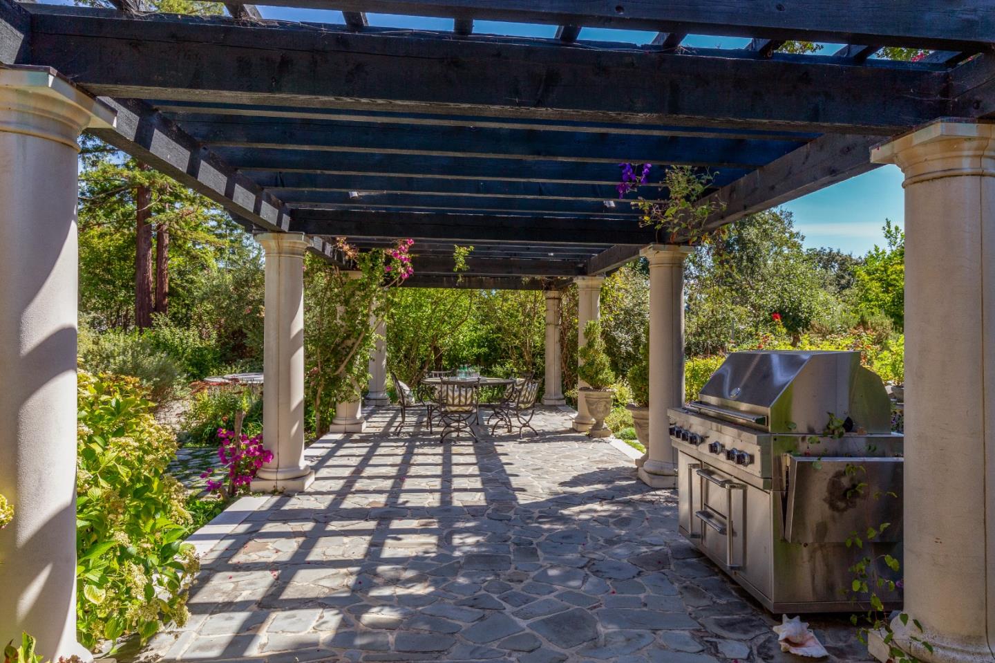 Detail Gallery Image 39 of 43 For 240 Laning Dr, Woodside,  CA 94062 - 4 Beds | 3/1 Baths