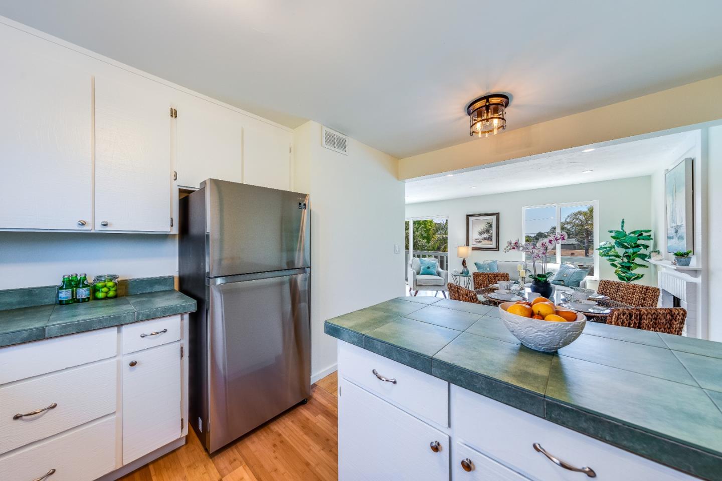 Detail Gallery Image 7 of 25 For 480 Alta Loma Ln, Santa Cruz,  CA 95062 - 3 Beds | 2 Baths