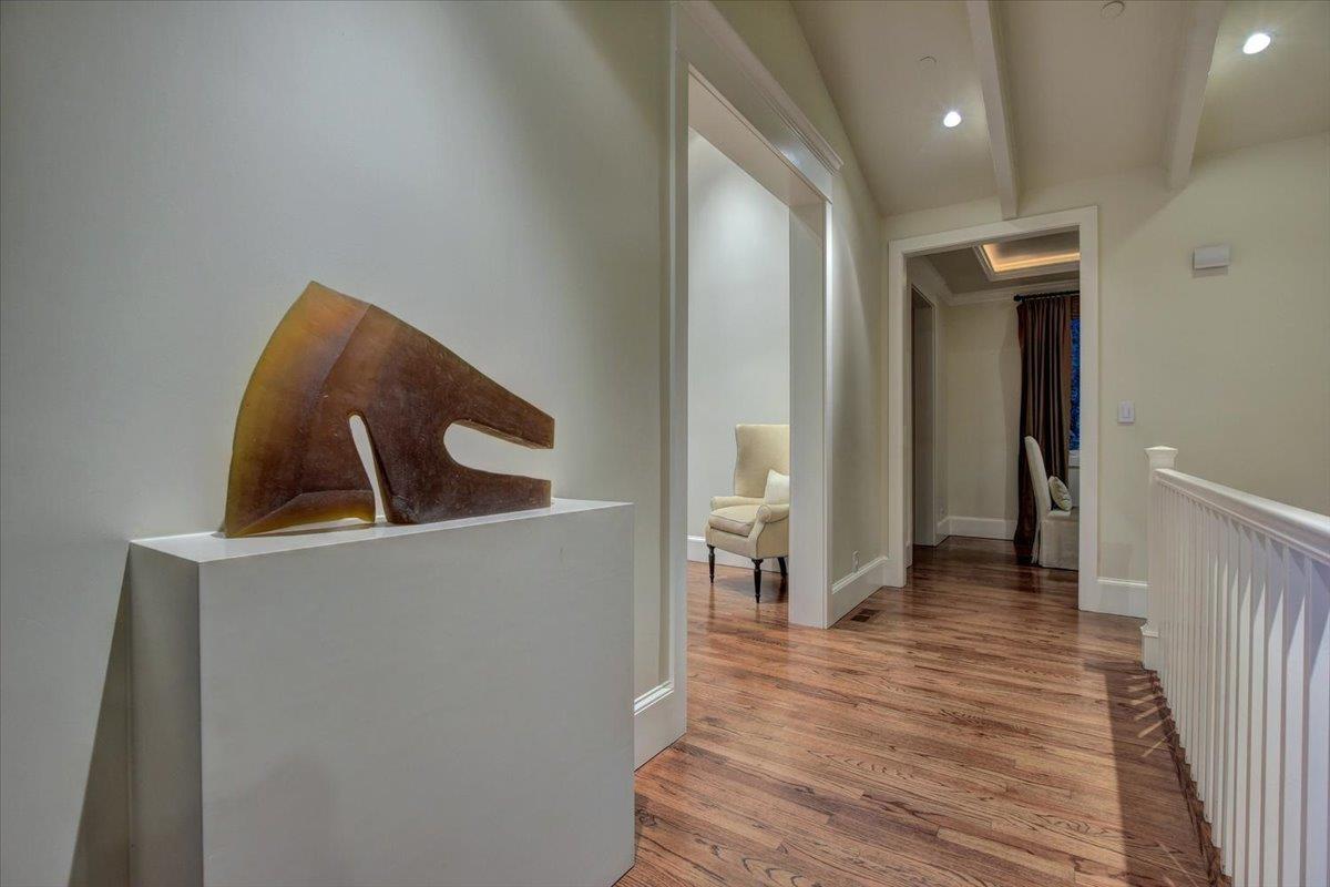 Detail Gallery Image 12 of 83 For 1077 Portola Rd, Portola Valley,  CA 94028 - 5 Beds | 3/1 Baths