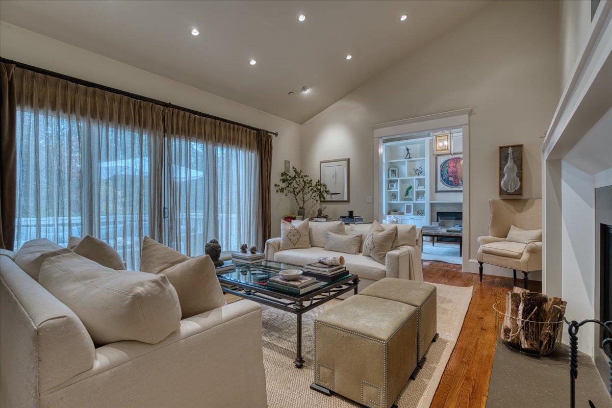 Detail Gallery Image 15 of 83 For 1077 Portola Rd, Portola Valley,  CA 94028 - 5 Beds | 3/1 Baths