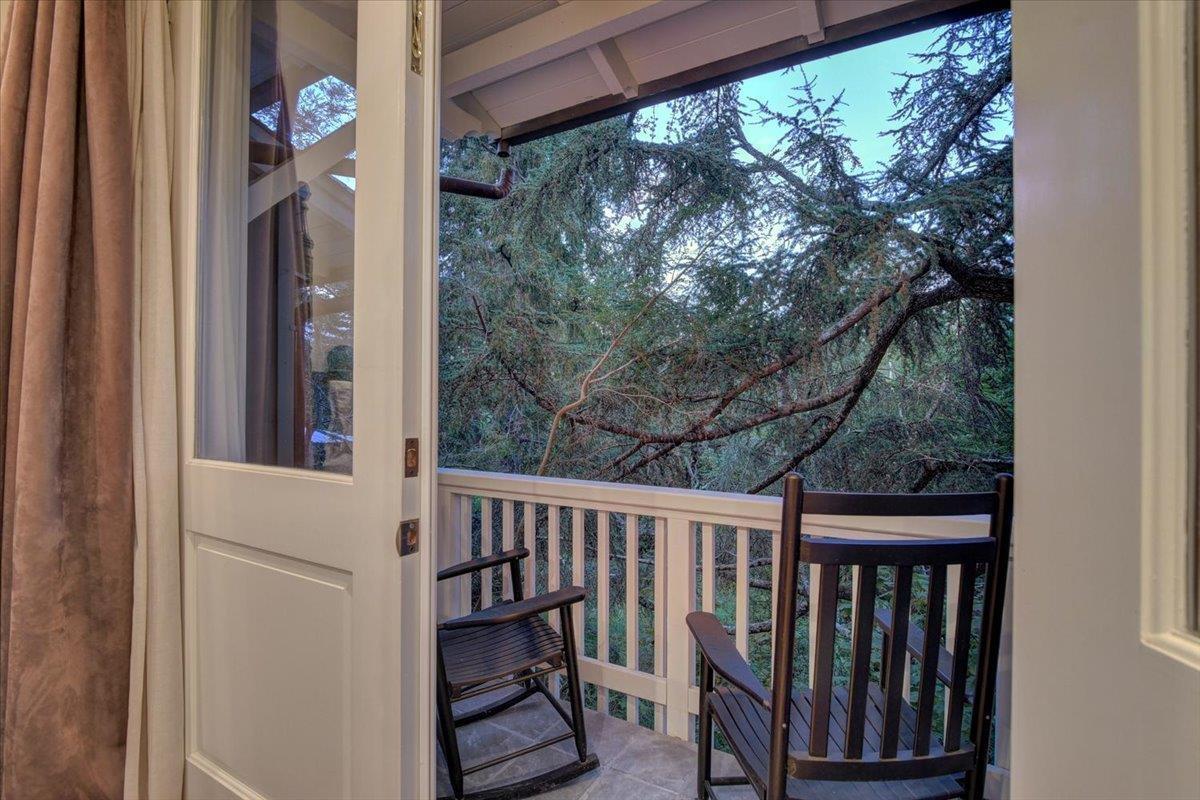Detail Gallery Image 35 of 83 For 1077 Portola Rd, Portola Valley,  CA 94028 - 5 Beds | 3/1 Baths