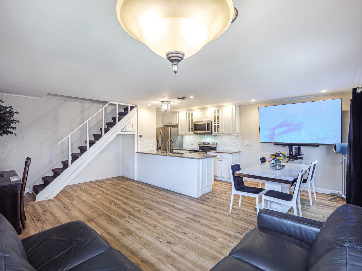 Detail Gallery Image 10 of 42 For 4435 Diamond St #3,  Capitola,  CA 95010 - 2 Beds | 1 Baths