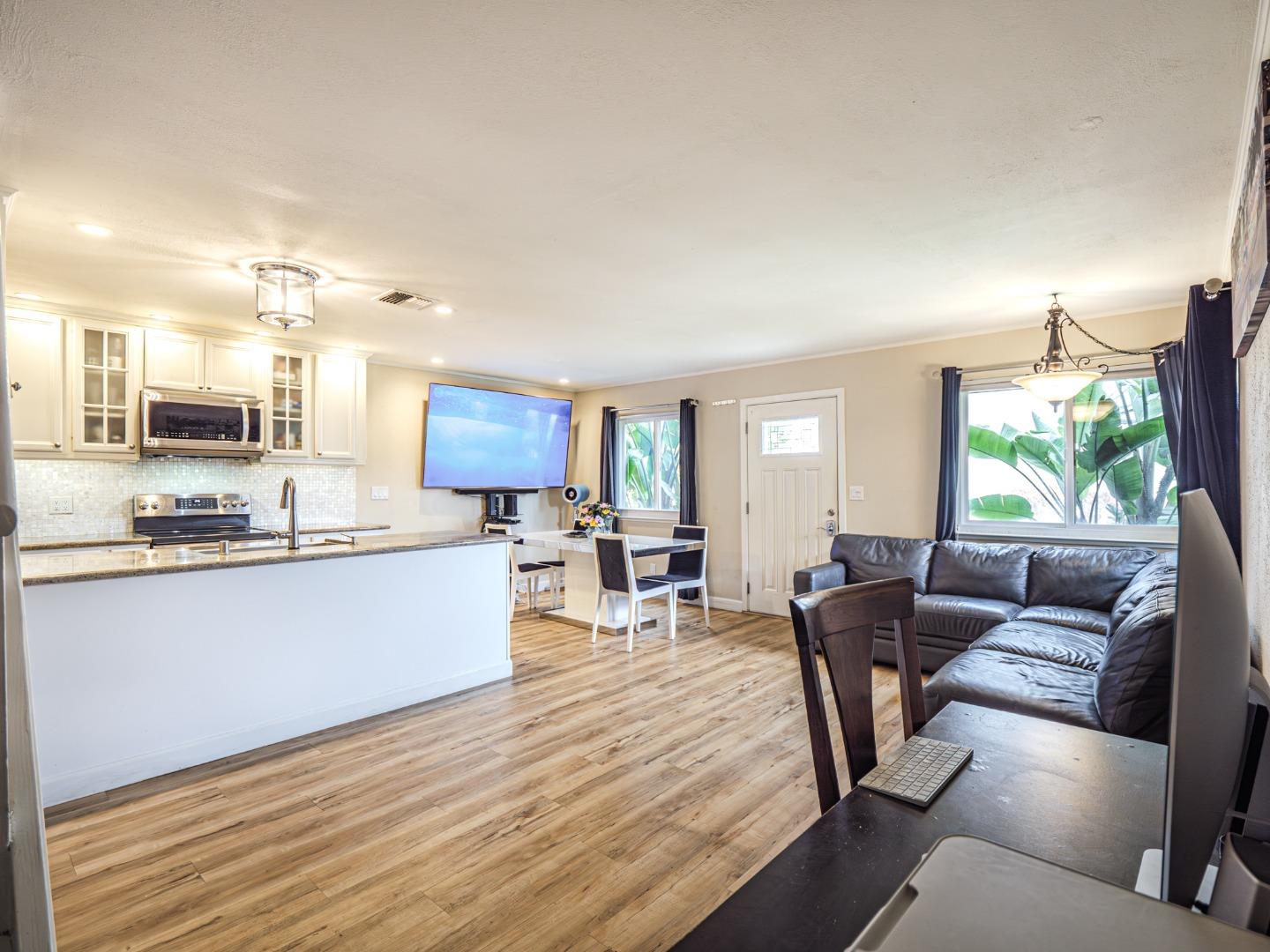 Detail Gallery Image 11 of 42 For 4435 Diamond St #3,  Capitola,  CA 95010 - 2 Beds | 1 Baths