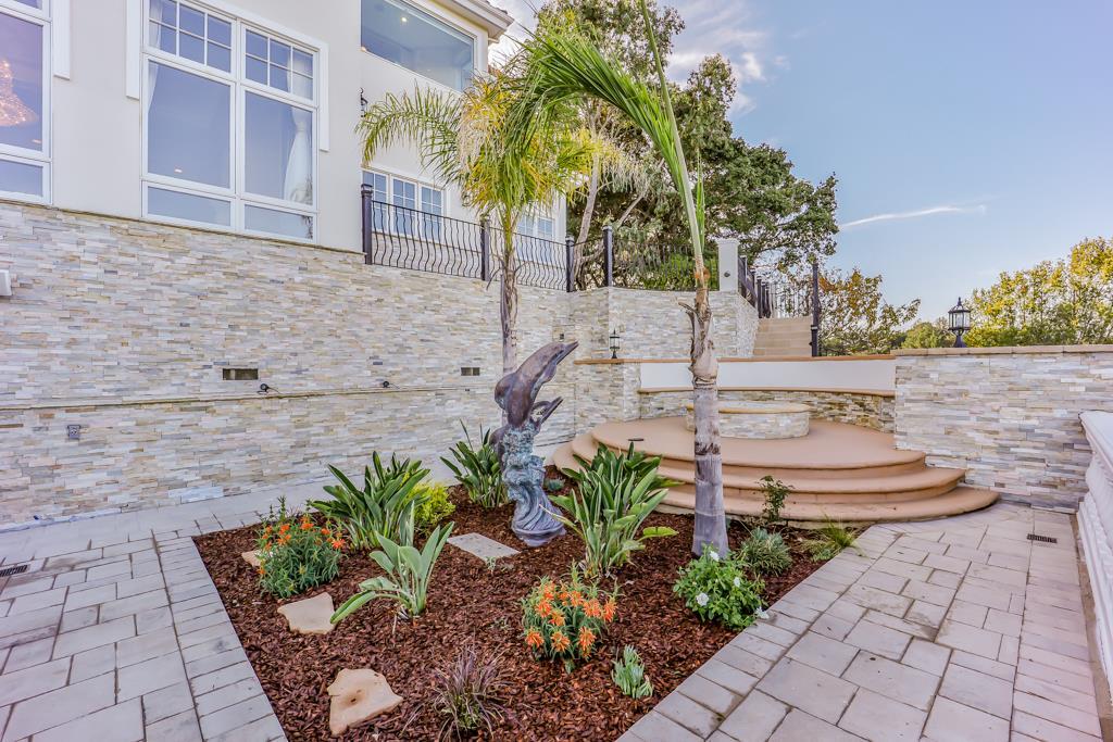 Detail Gallery Image 100 of 135 For 38 Lemon Ct, Hillsborough,  CA 94010 - 6 Beds | 6/2 Baths