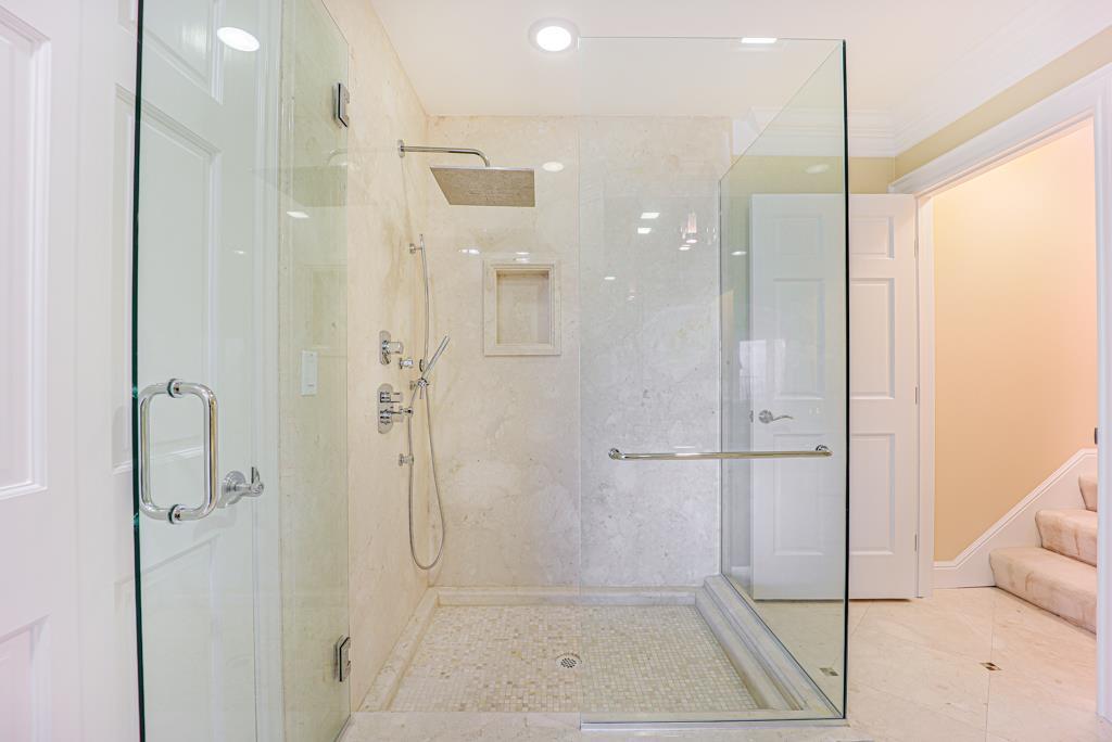 Detail Gallery Image 37 of 135 For 38 Lemon Ct, Hillsborough,  CA 94010 - 6 Beds | 6/2 Baths