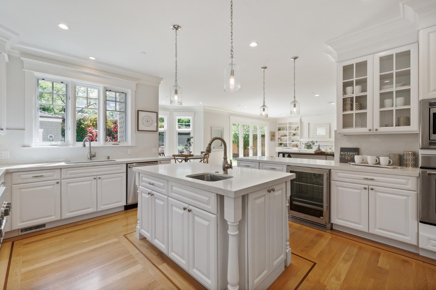 Detail Gallery Image 29 of 86 For 1425 Benito Ave, Burlingame,  CA 94010 - 5 Beds | 4/1 Baths