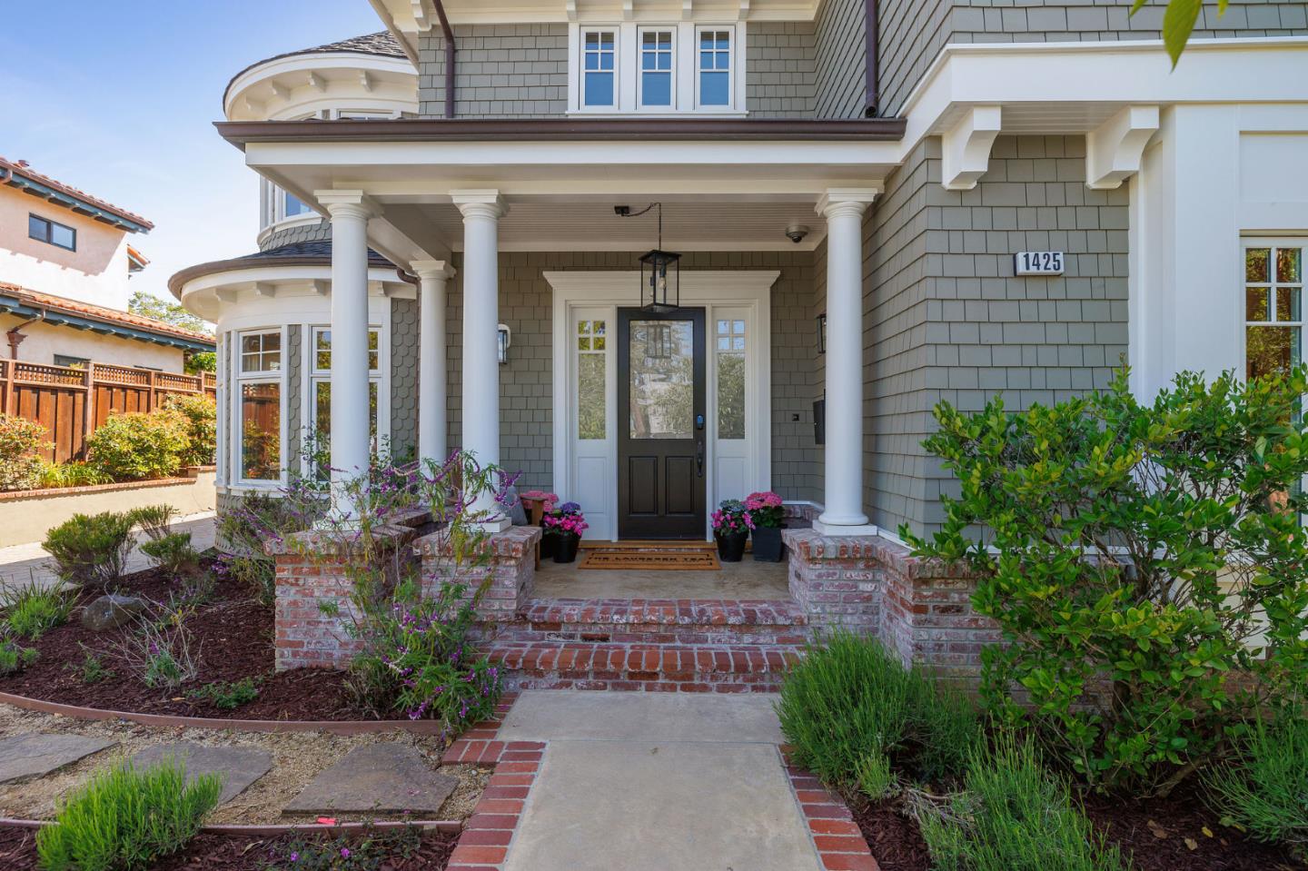 Detail Gallery Image 4 of 86 For 1425 Benito Ave, Burlingame,  CA 94010 - 5 Beds | 4/1 Baths