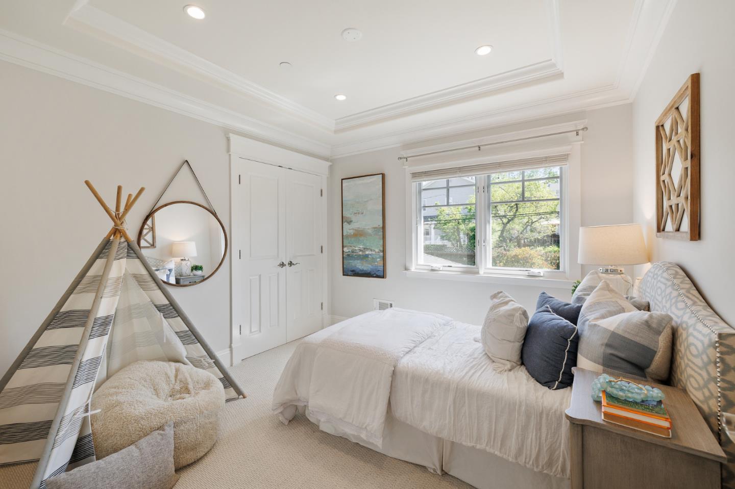 Detail Gallery Image 65 of 86 For 1425 Benito Ave, Burlingame,  CA 94010 - 5 Beds | 4/1 Baths
