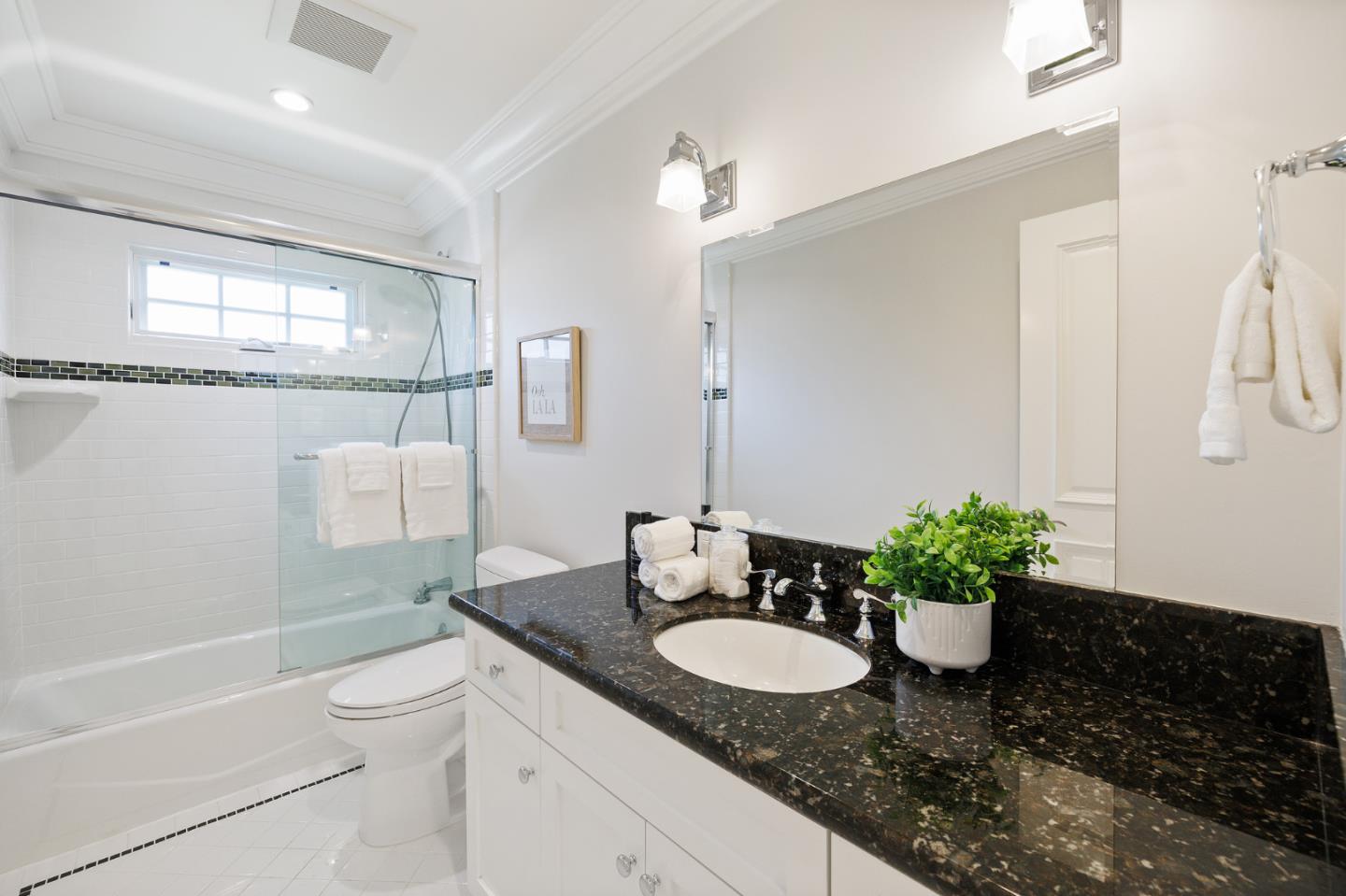 Detail Gallery Image 67 of 86 For 1425 Benito Ave, Burlingame,  CA 94010 - 5 Beds | 4/1 Baths