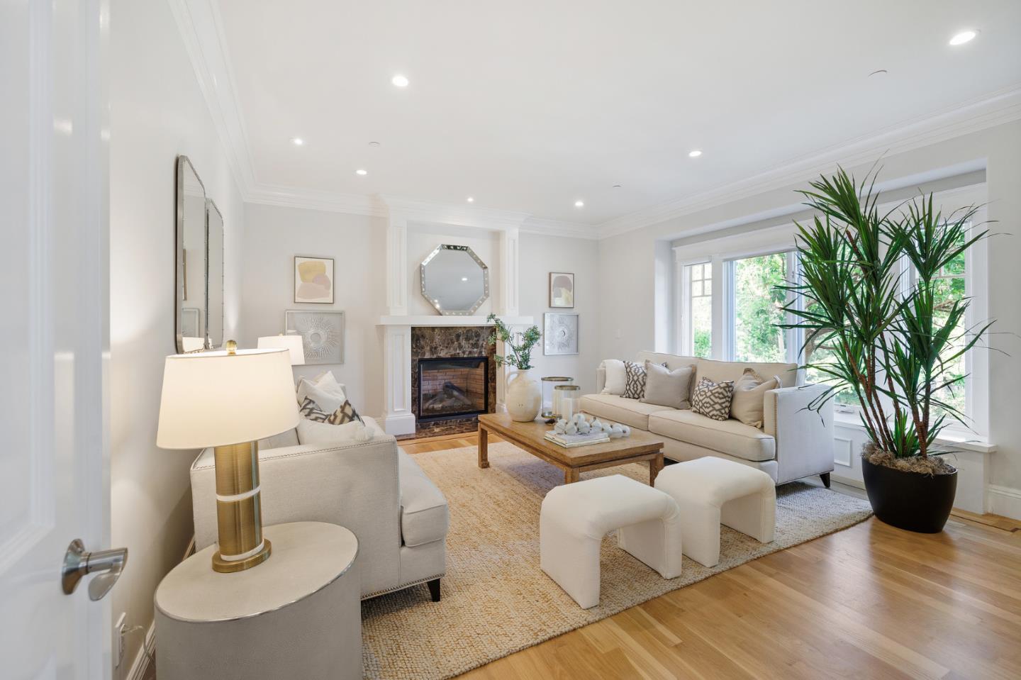 Detail Gallery Image 9 of 86 For 1425 Benito Ave, Burlingame,  CA 94010 - 5 Beds | 4/1 Baths
