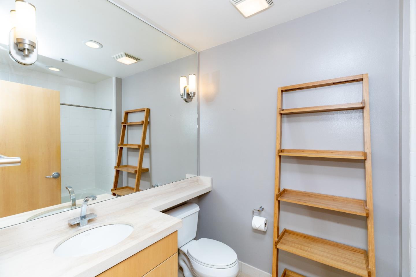 Detail Gallery Image 6 of 12 For 750 Van Ness Ave #402,  San Francisco,  CA 94102 - 0 Beds | 1 Baths