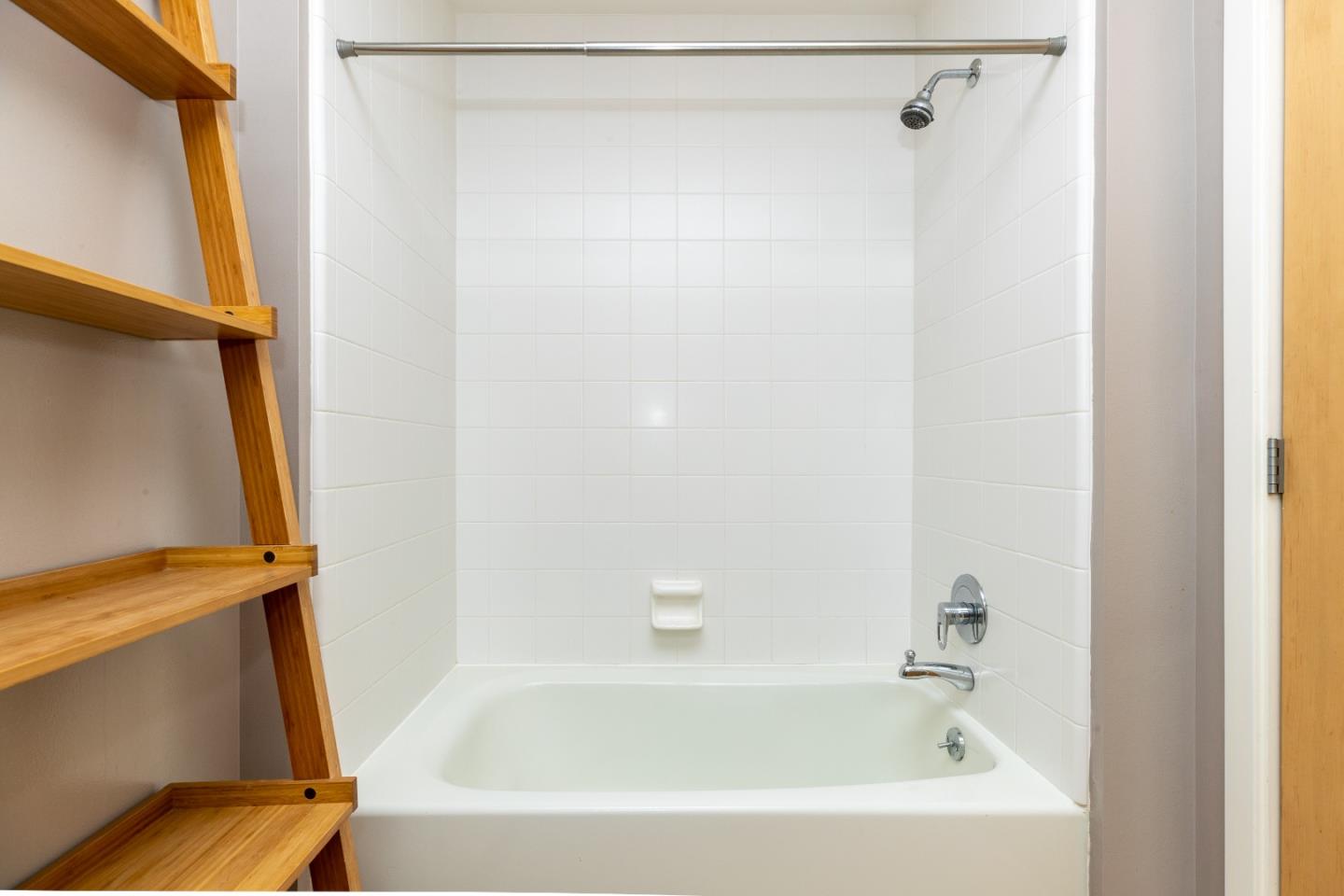 Detail Gallery Image 7 of 12 For 750 Van Ness Ave #402,  San Francisco,  CA 94102 - 0 Beds | 1 Baths