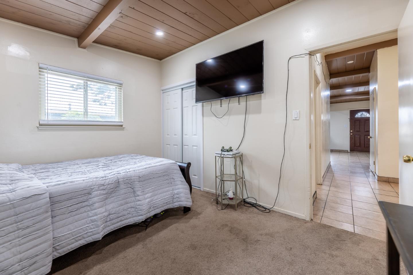 Detail Gallery Image 17 of 28 For 805 Meadow Dr, Salinas,  CA 93905 - 4 Beds | 2 Baths