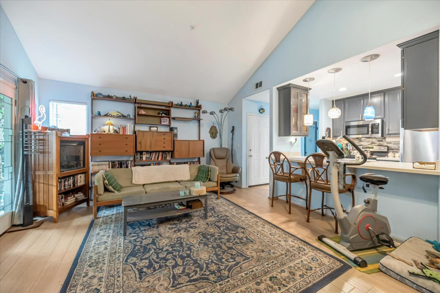 Detail Gallery Image 4 of 15 For 16715 Rita Dr, Morgan Hill,  CA 95037 - 2 Beds | 2 Baths