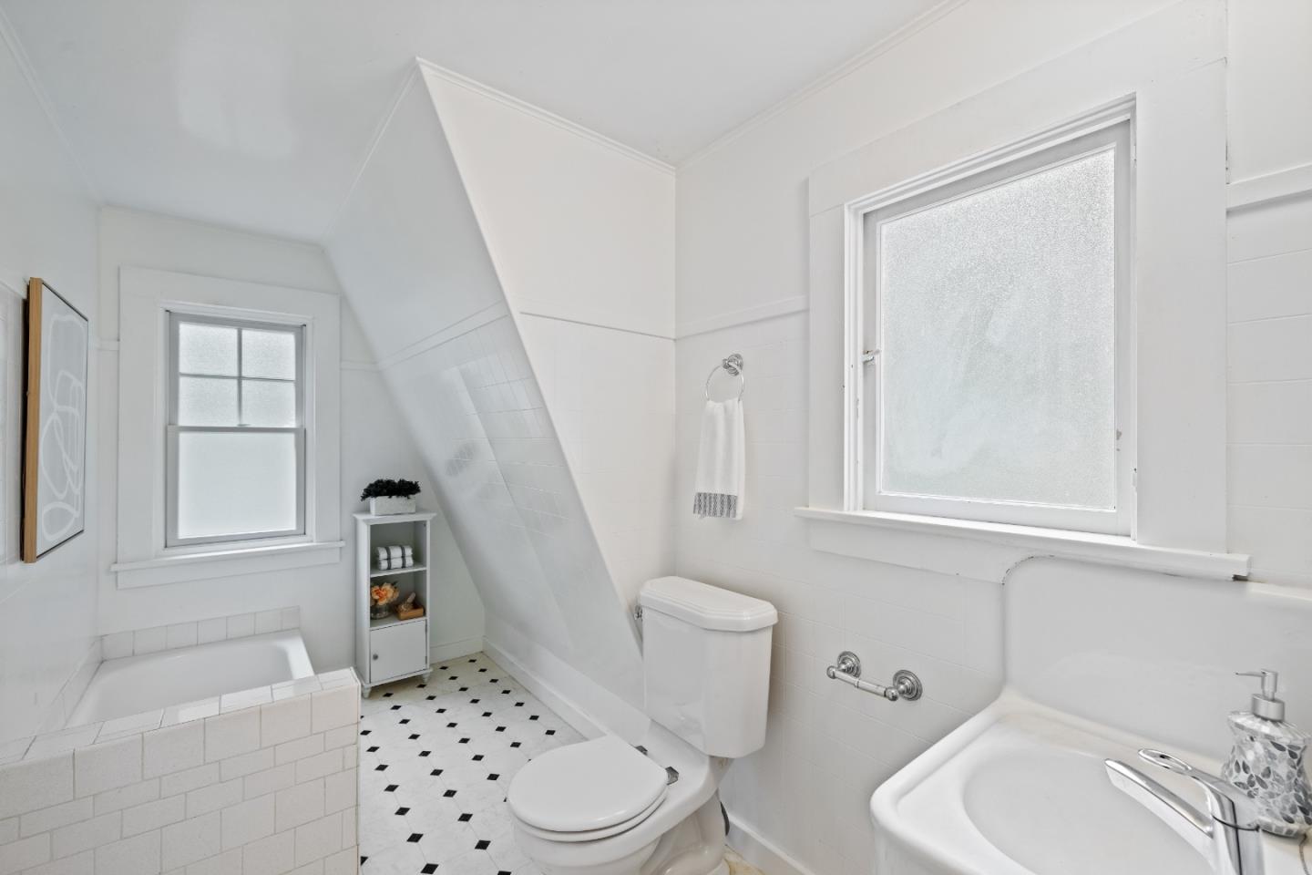 Detail Gallery Image 39 of 180 For 1 Brooks Rd, Ben Lomond,  CA 95005 - 10 Beds | 5/2 Baths