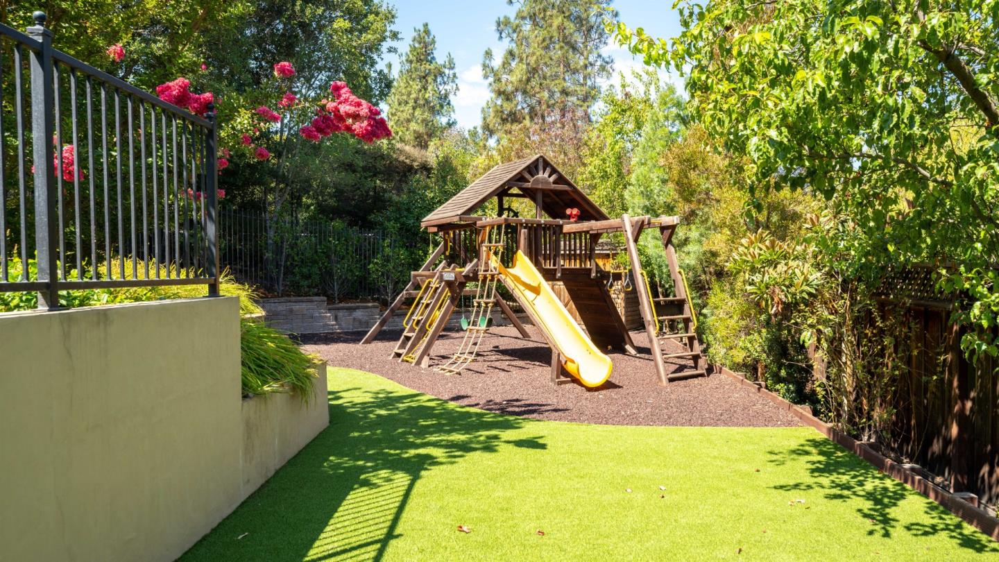 Detail Gallery Image 48 of 53 For 1551 Plateau Ave, Los Altos,  CA 94024 - 5 Beds | 5/1 Baths