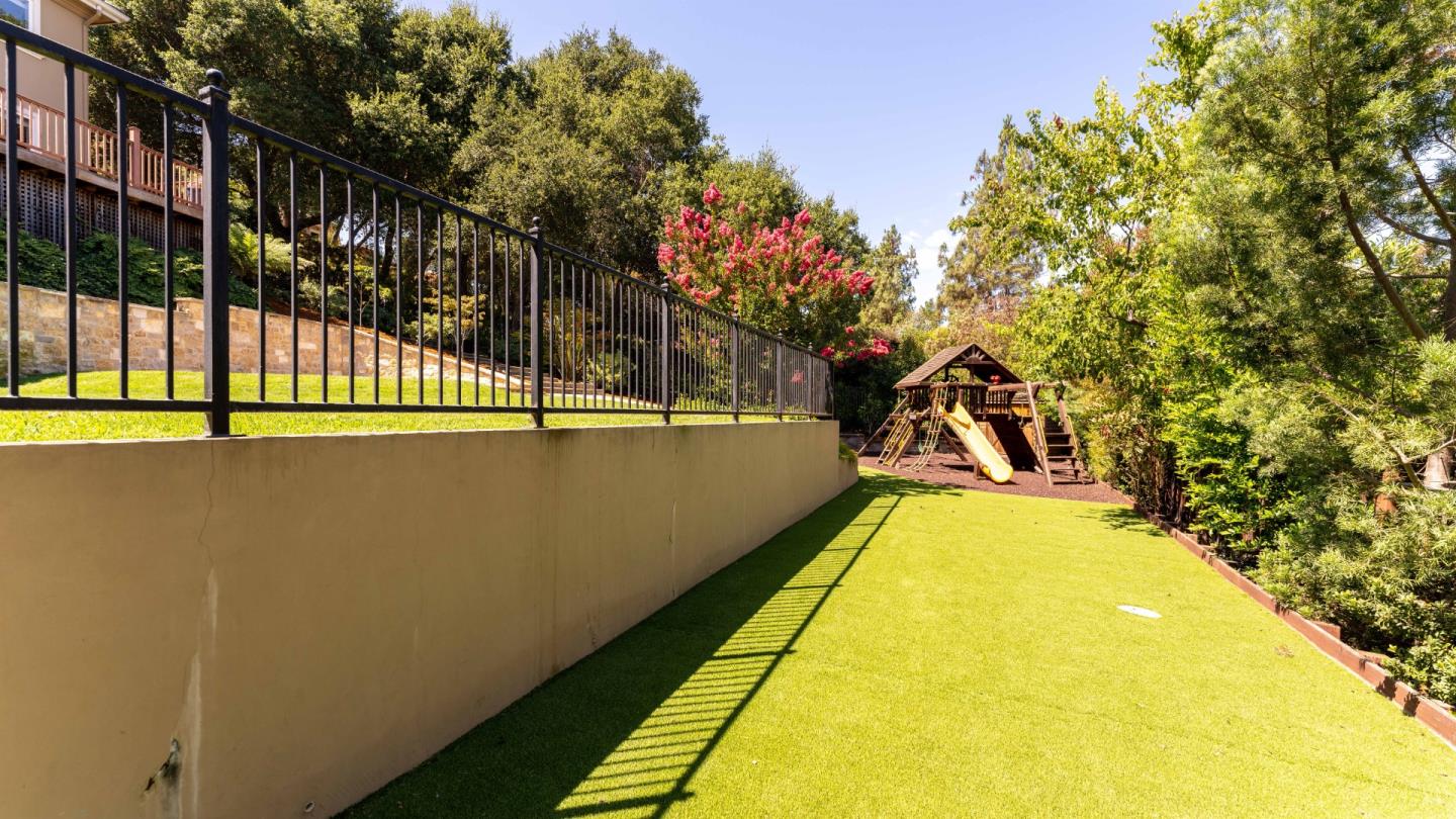 Detail Gallery Image 49 of 53 For 1551 Plateau Ave, Los Altos,  CA 94024 - 5 Beds | 5/1 Baths