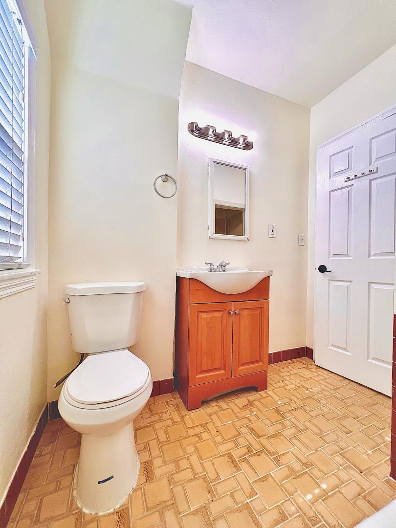 Detail Gallery Image 21 of 33 For 4810 Roosevelt Ave, Sacramento,  CA 95820 - 3 Beds | 2 Baths