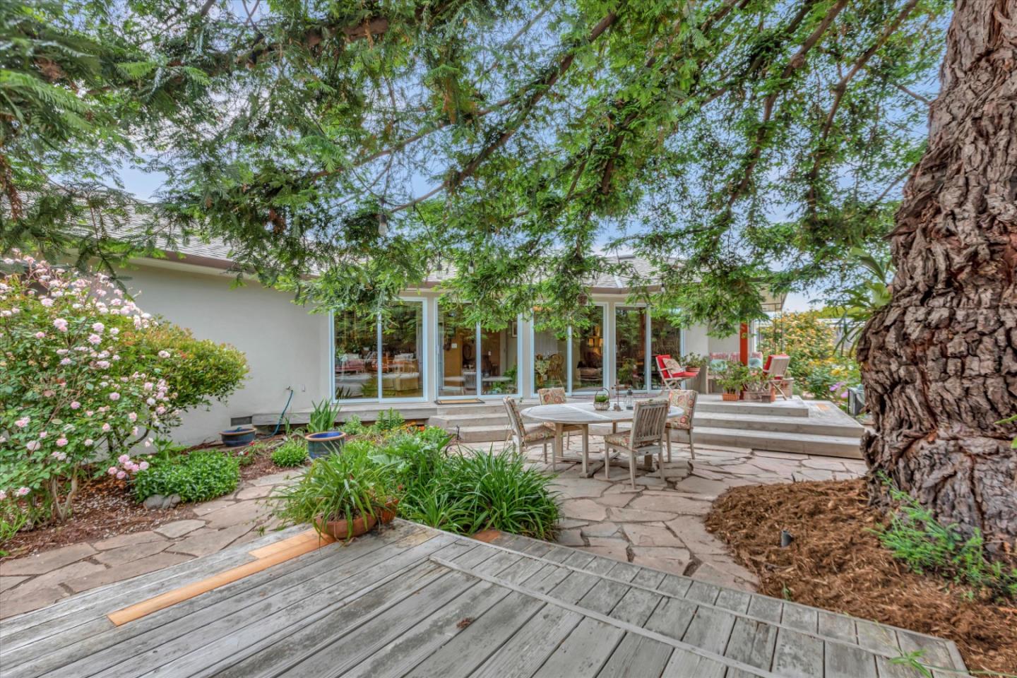 Detail Gallery Image 2 of 25 For 4210 Gladys Ave, Santa Cruz,  CA 95062 - 2 Beds | 1 Baths