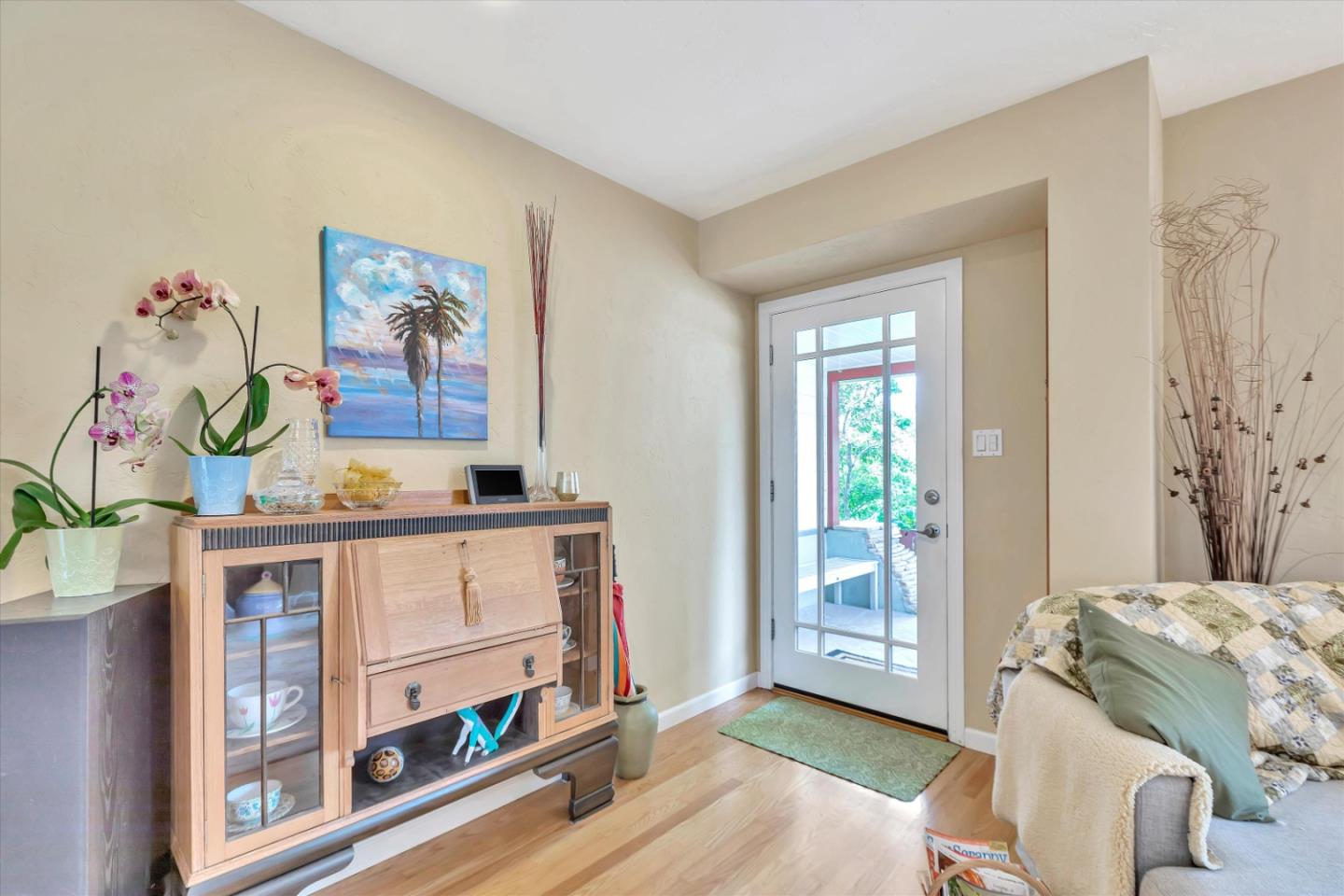 Detail Gallery Image 5 of 25 For 4210 Gladys Ave, Santa Cruz,  CA 95062 - 2 Beds | 1 Baths