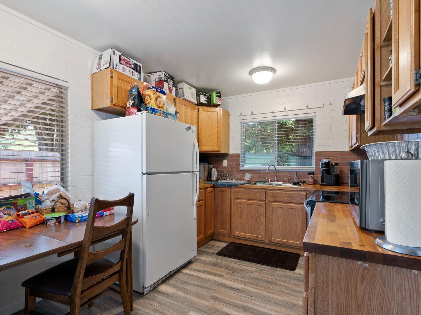 Detail Gallery Image 7 of 40 For 1330 Thompson Ave, Santa Cruz,  CA 95062 - 6 Beds | 4 Baths