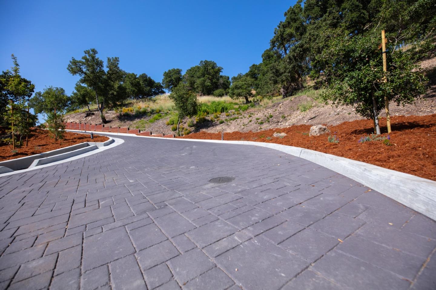 Detail Gallery Image 10 of 25 For 15460 Santella Dr, Los Gatos,  CA 95032 - – Beds | – Baths