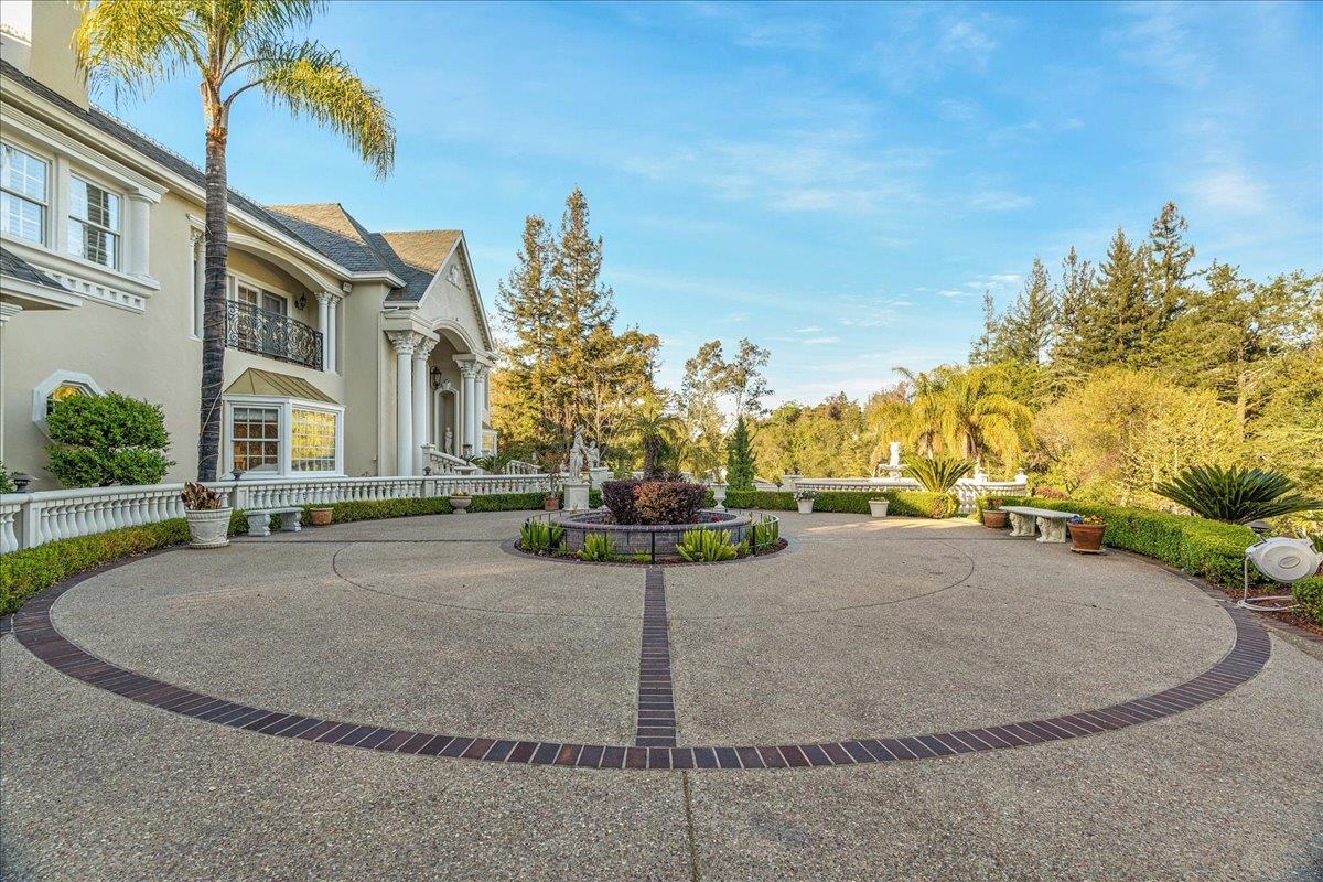 Detail Gallery Image 13 of 92 For 18911 Decatur Rd, Los Gatos,  CA 95030 - 10 Beds | 7/1 Baths