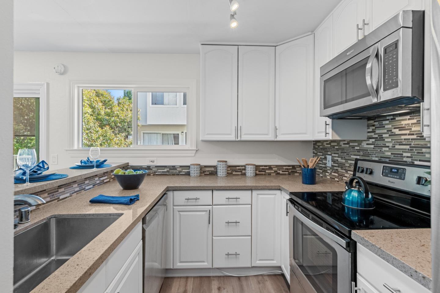 Detail Gallery Image 12 of 41 For 626 Old San Francisco Rd, Sunnyvale,  CA 94086 - 2 Beds | 1/1 Baths