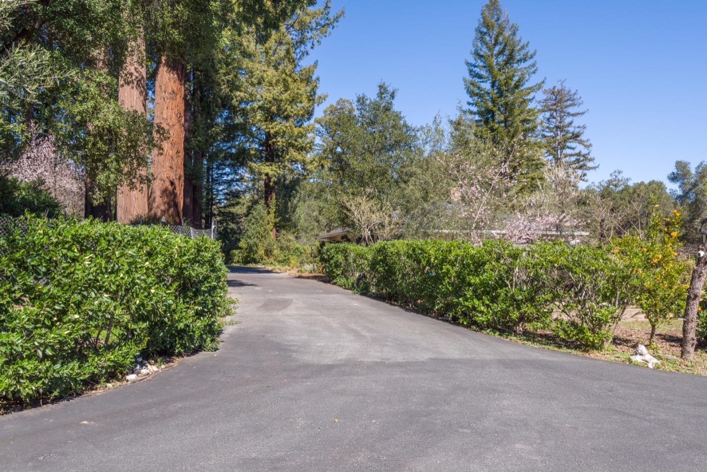 675 Manzanita Way, Woodside, CA 94062 4 Beds 2/1 Baths (Active