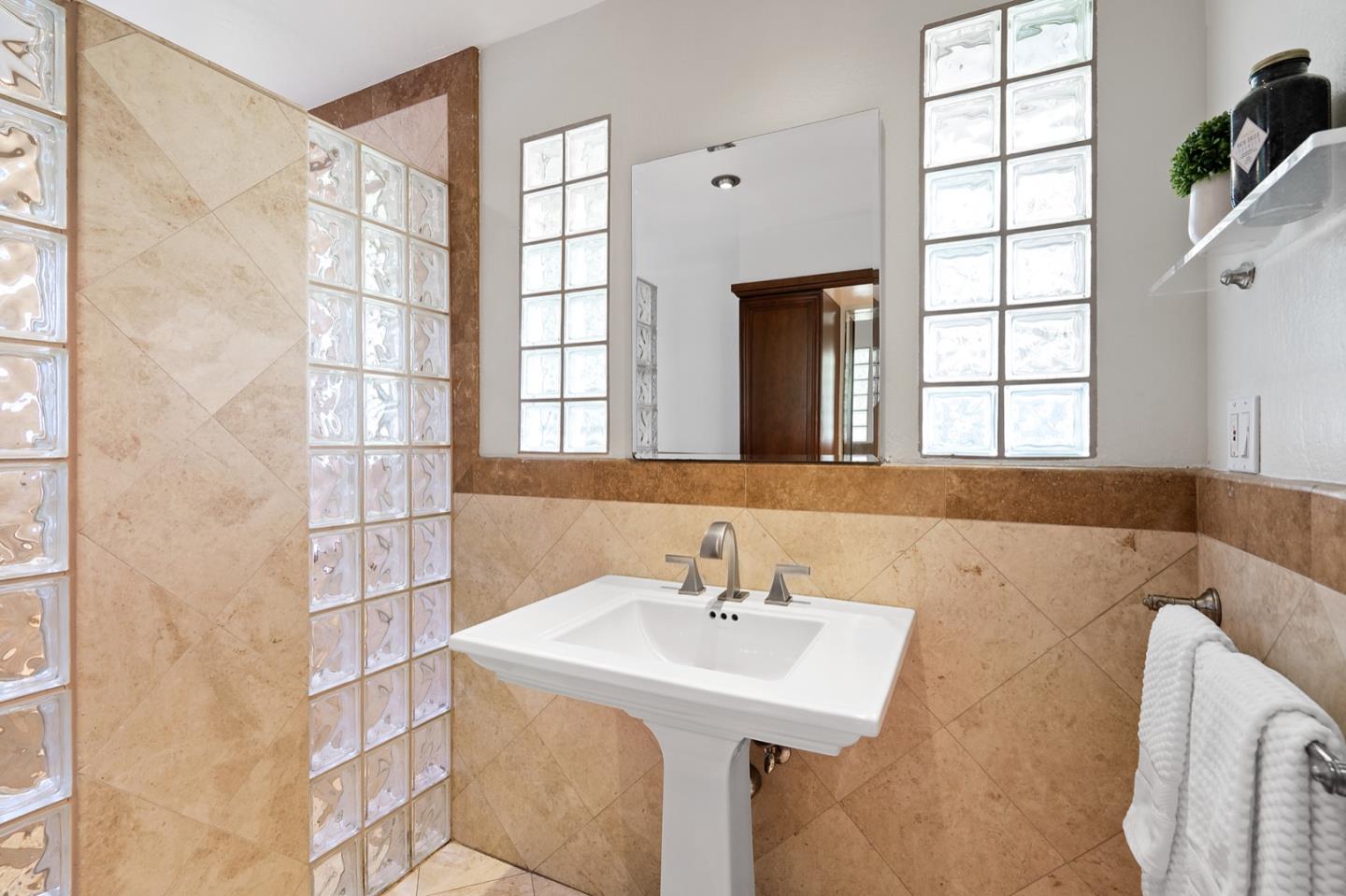 Detail Gallery Image 38 of 56 For 895 Regent Ct, San Carlos,  CA 94070 - 4 Beds | 3/1 Baths