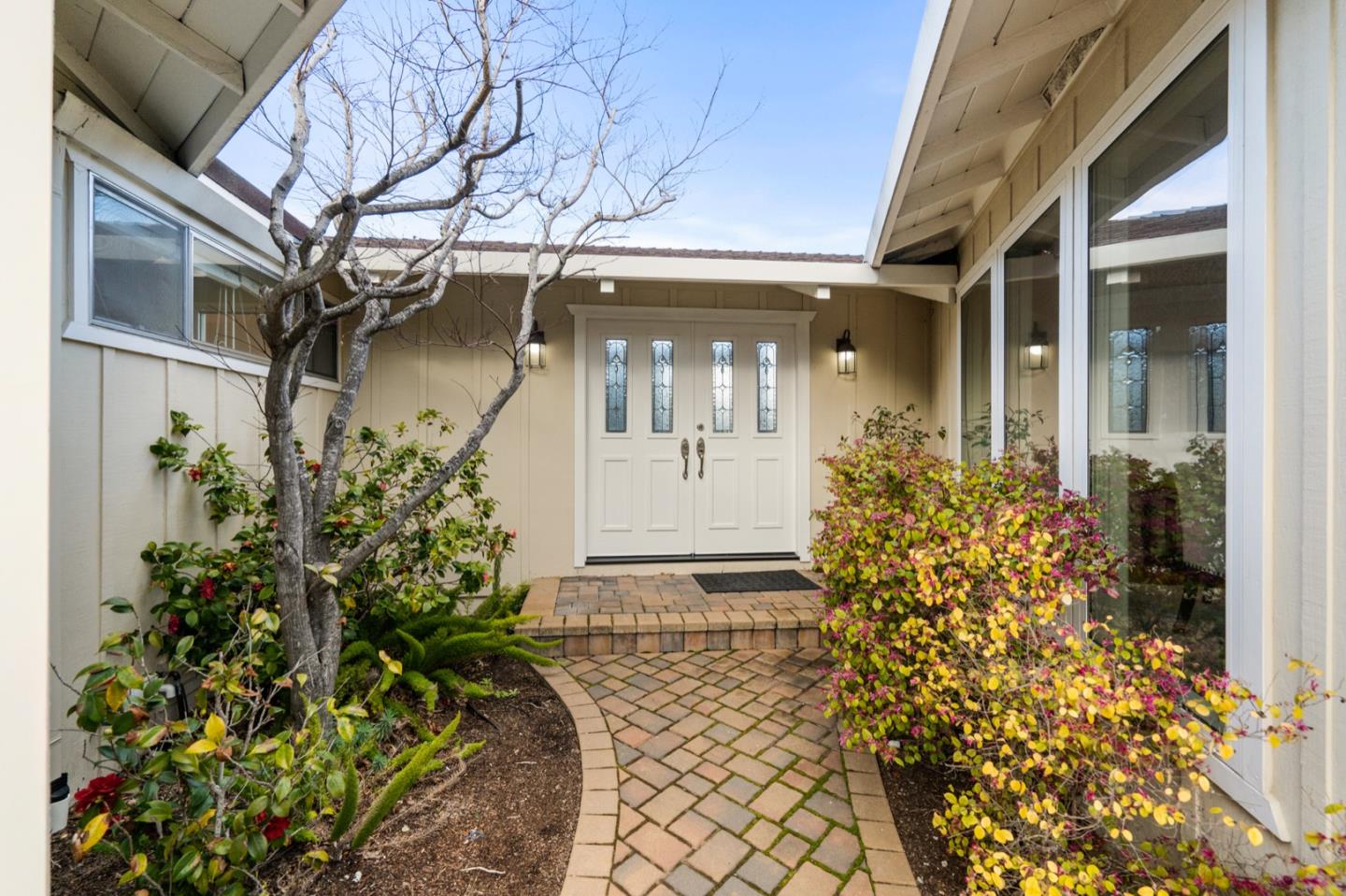 Detail Gallery Image 5 of 56 For 895 Regent Ct, San Carlos,  CA 94070 - 4 Beds | 3/1 Baths