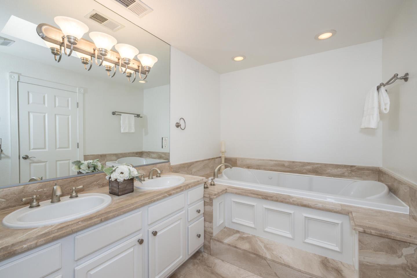 Detail Gallery Image 24 of 49 For 1012 Cortez Ave, Burlingame,  CA 94010 - 5 Beds | 3/1 Baths