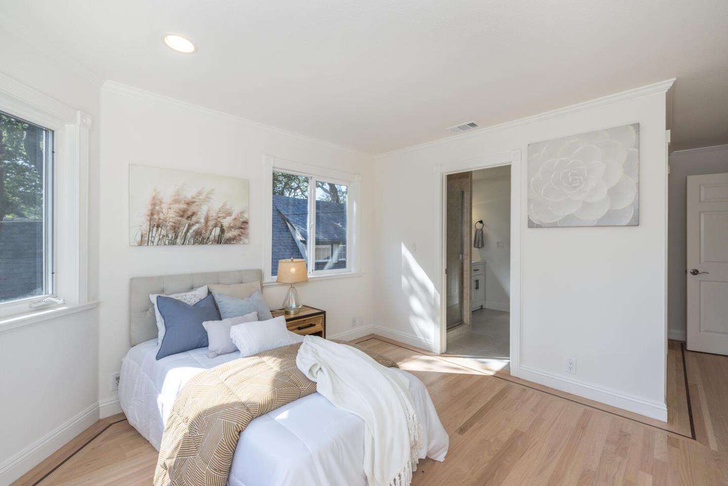 Detail Gallery Image 29 of 49 For 1012 Cortez Ave, Burlingame,  CA 94010 - 5 Beds | 3/1 Baths