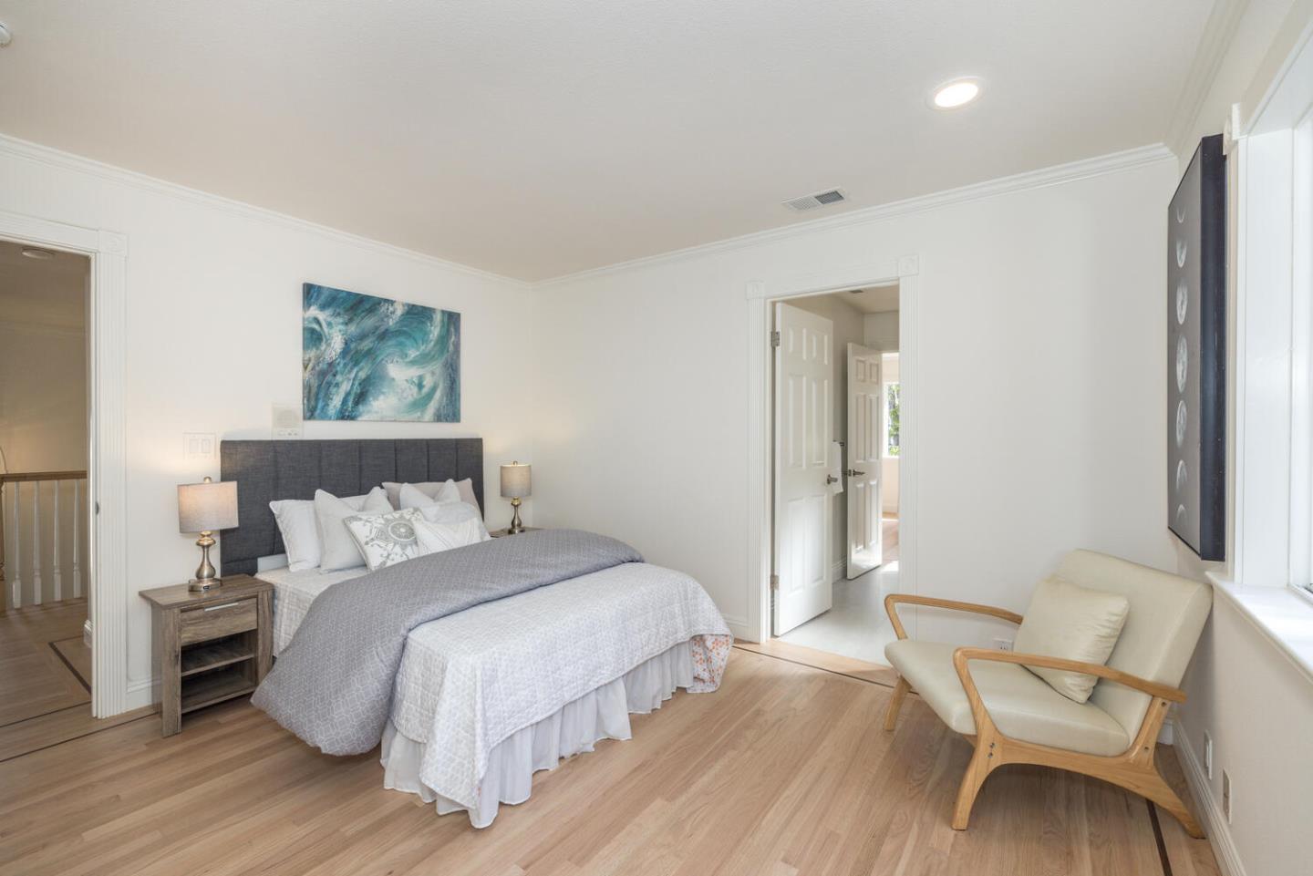 Detail Gallery Image 33 of 49 For 1012 Cortez Ave, Burlingame,  CA 94010 - 5 Beds | 3/1 Baths