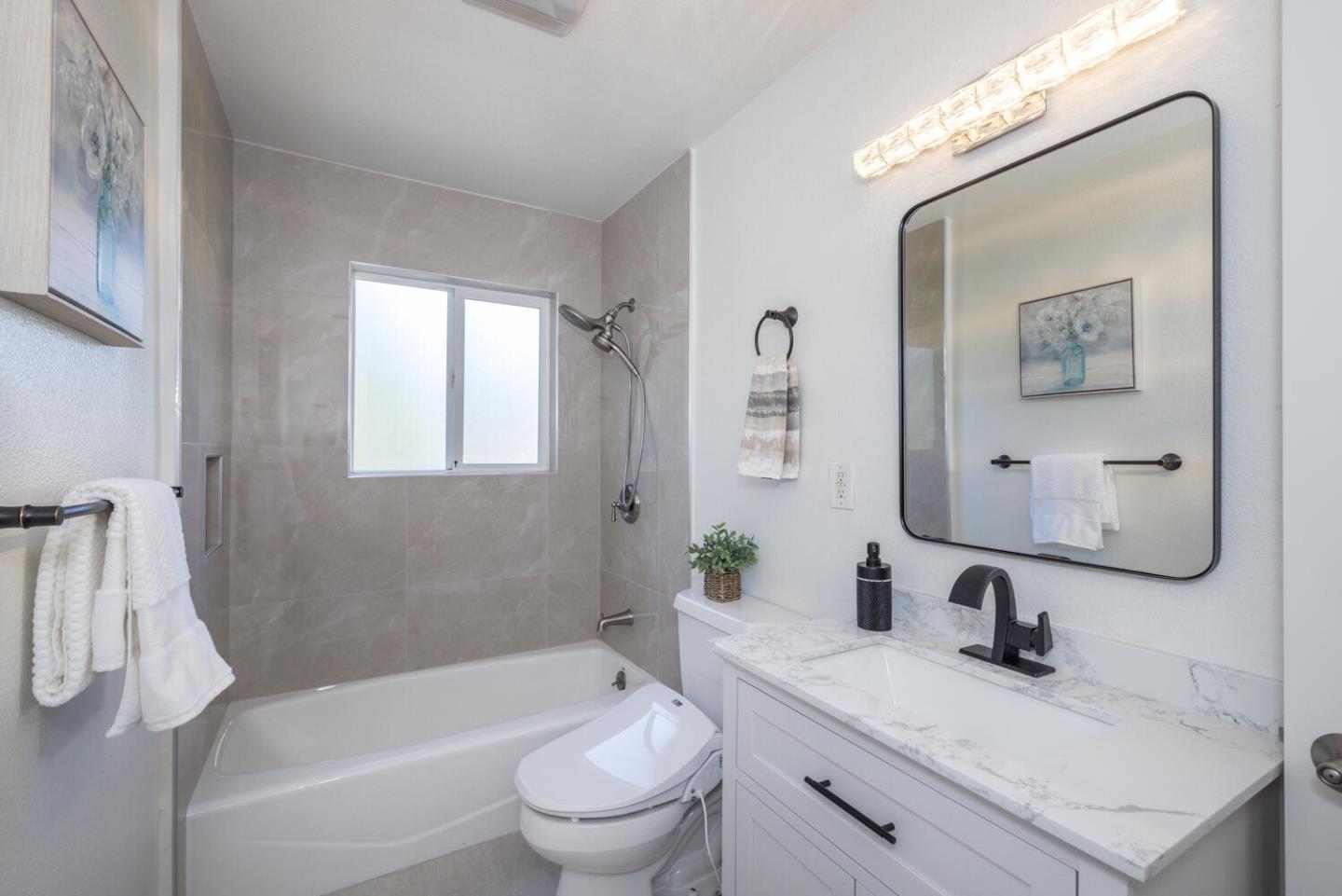 Detail Gallery Image 38 of 49 For 1012 Cortez Ave, Burlingame,  CA 94010 - 5 Beds | 3/1 Baths