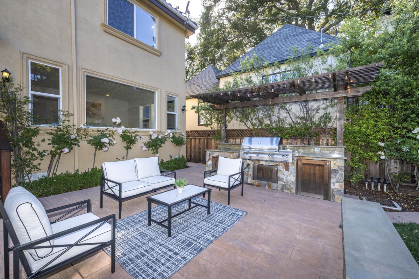 Detail Gallery Image 44 of 49 For 1012 Cortez Ave, Burlingame,  CA 94010 - 5 Beds | 3/1 Baths