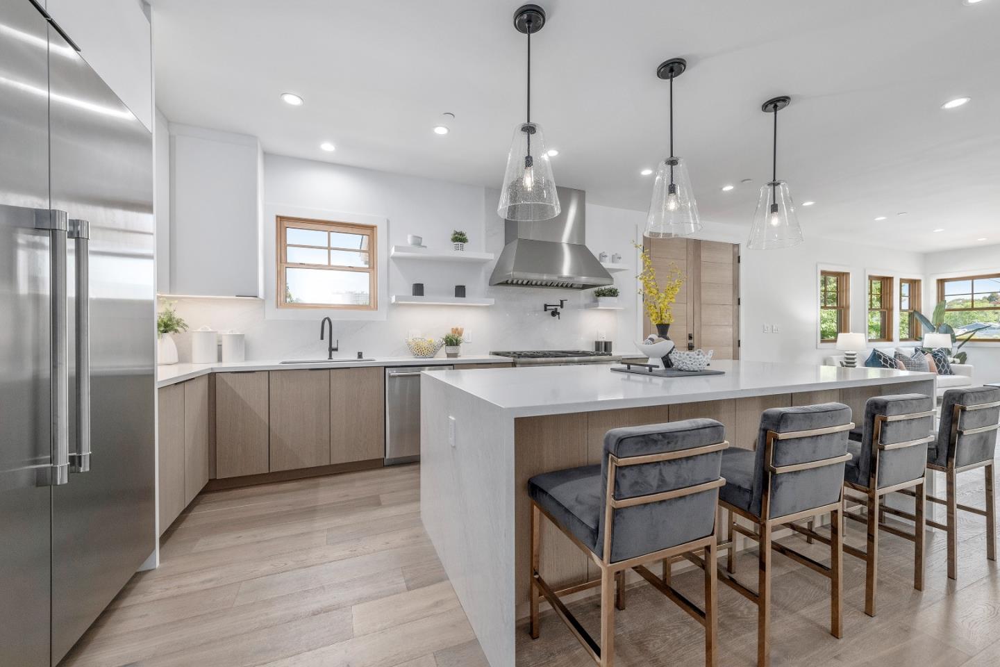 Detail Gallery Image 12 of 38 For 1151 Rosedale Ave, Burlingame,  CA 94010 - 4 Beds | 3/1 Baths