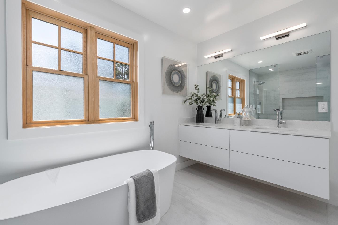 Detail Gallery Image 31 of 38 For 1151 Rosedale Ave, Burlingame,  CA 94010 - 4 Beds | 3/1 Baths