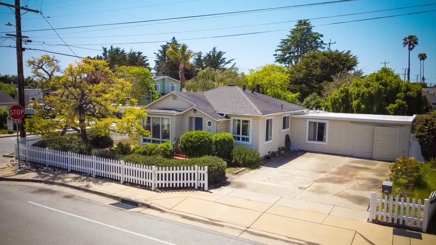 Detail Gallery Image 1 of 1 For 1105 Chanticleer Ave, Santa Cruz,  CA 95062 - 2 Beds | 1/1 Baths