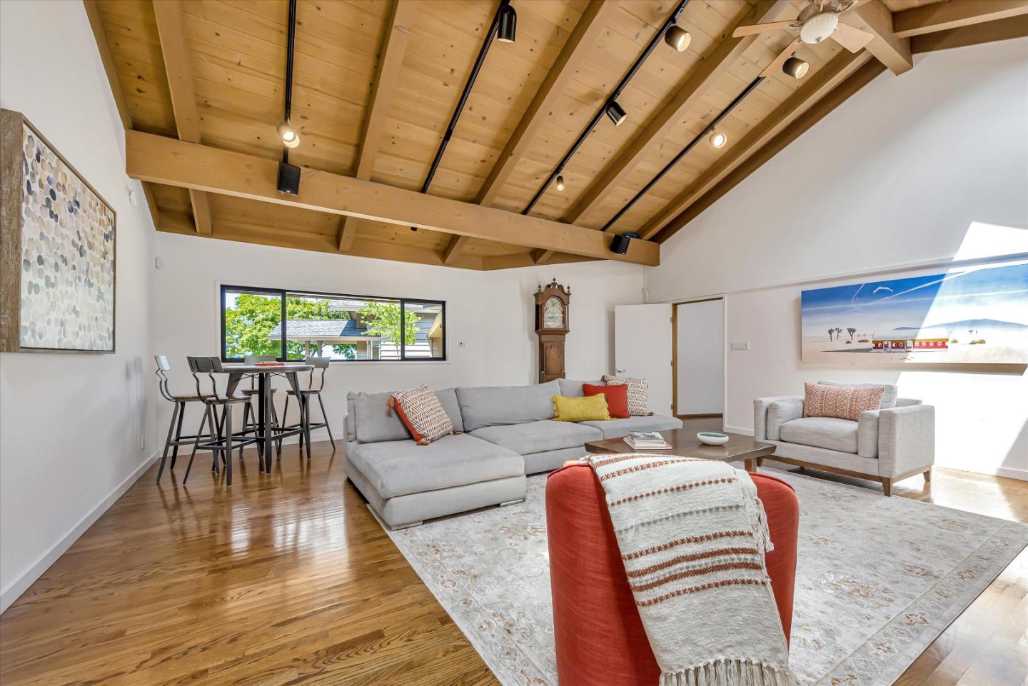 Detail Gallery Image 17 of 27 For 495 Old Spanish Trl, Portola Valley,  CA 94028 - 5 Beds | 4/2 Baths