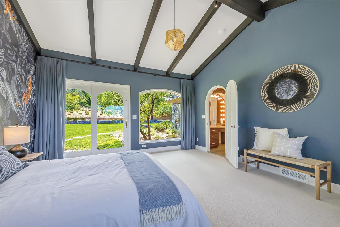 Detail Gallery Image 22 of 27 For 495 Old Spanish Trl, Portola Valley,  CA 94028 - 5 Beds | 4/2 Baths