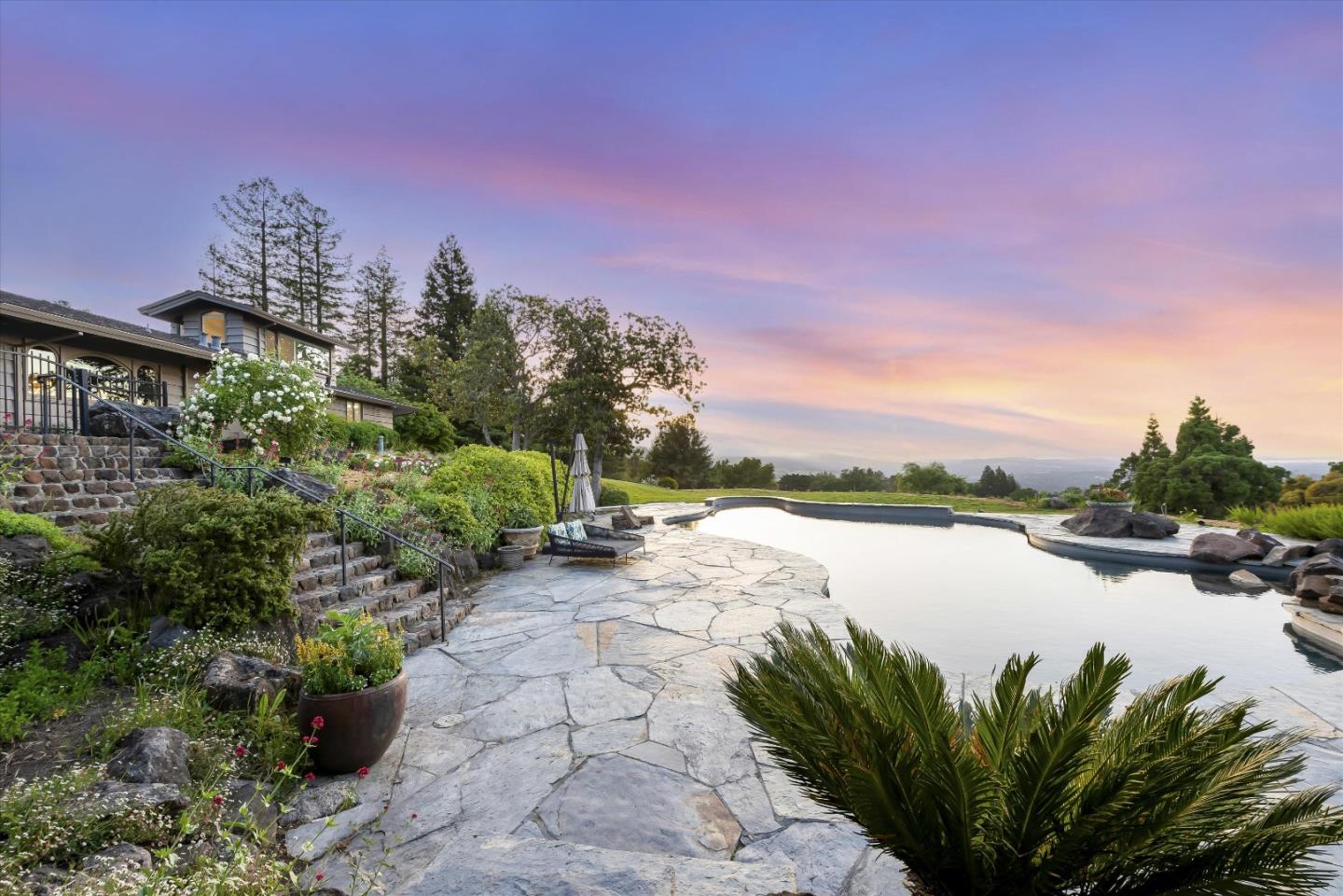 Detail Gallery Image 3 of 27 For 495 Old Spanish Trl, Portola Valley,  CA 94028 - 5 Beds | 4/2 Baths