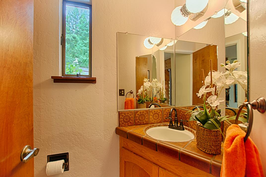 Detail Gallery Image 10 of 38 For 100 Hare Way, Boulder Creek,  CA 95006 - 3 Beds | 2/1 Baths