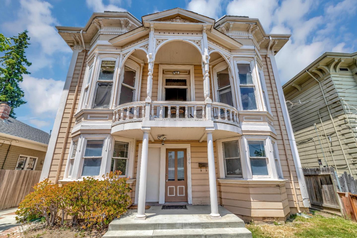 Detail Gallery Image 69 of 71 For 129 E Julian St, San Jose,  CA 95112 - 12 Beds | 5 Baths