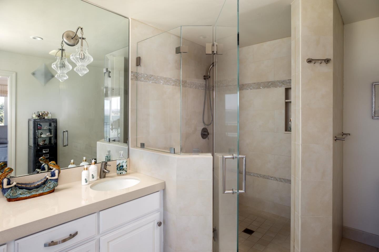 Detail Gallery Image 22 of 33 For 4440 Opal Cliff Dr, Santa Cruz,  CA 95062 - 3 Beds | 2/1 Baths