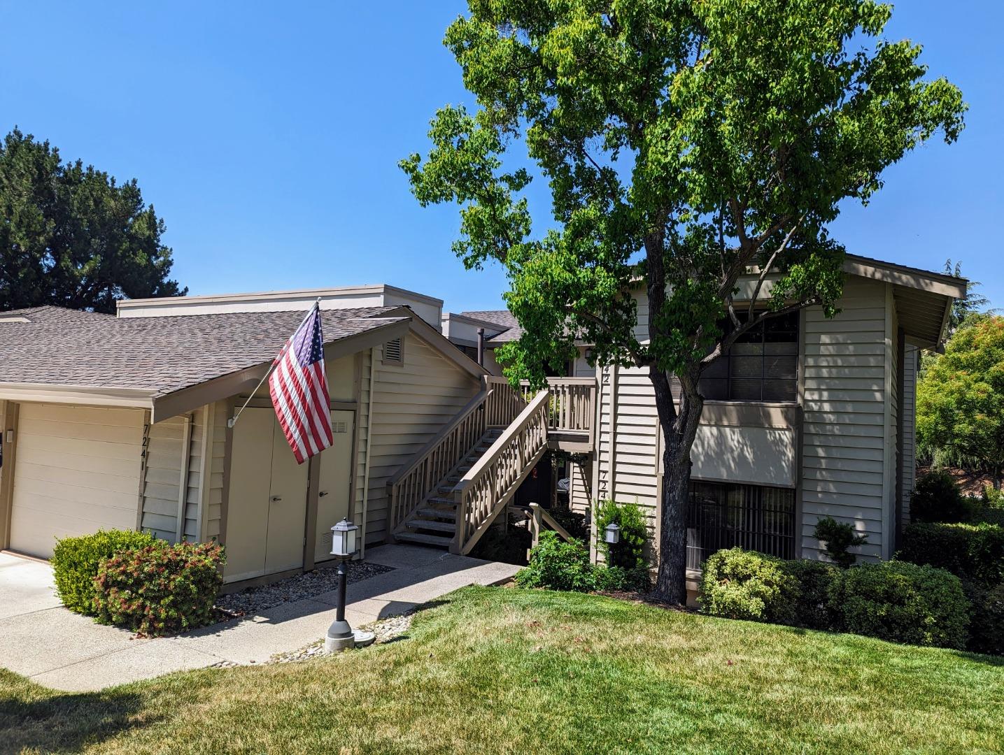 Detail Gallery Image 1 of 1 For 7242 via Mimosa, San Jose,  CA 95135 - 2 Beds | 2 Baths