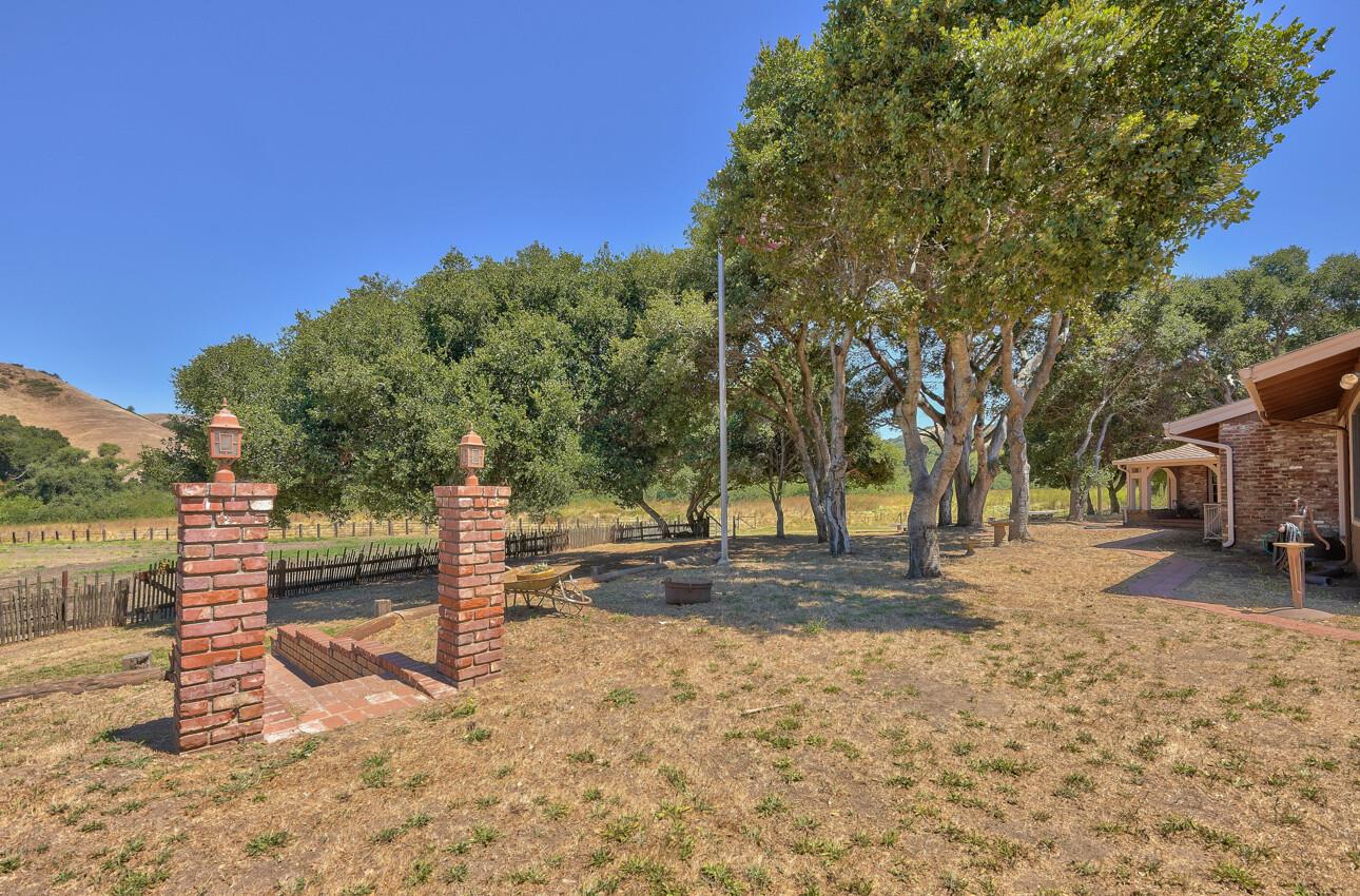 109 Old Stage Rd, Salinas, CA 93908 3 Beds 3 Baths (Contingent