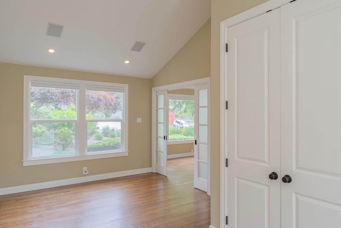 Detail Gallery Image 10 of 25 For 352 Bishop Ave, Pacific Grove,  CA 93950 - 3 Beds | 2 Baths