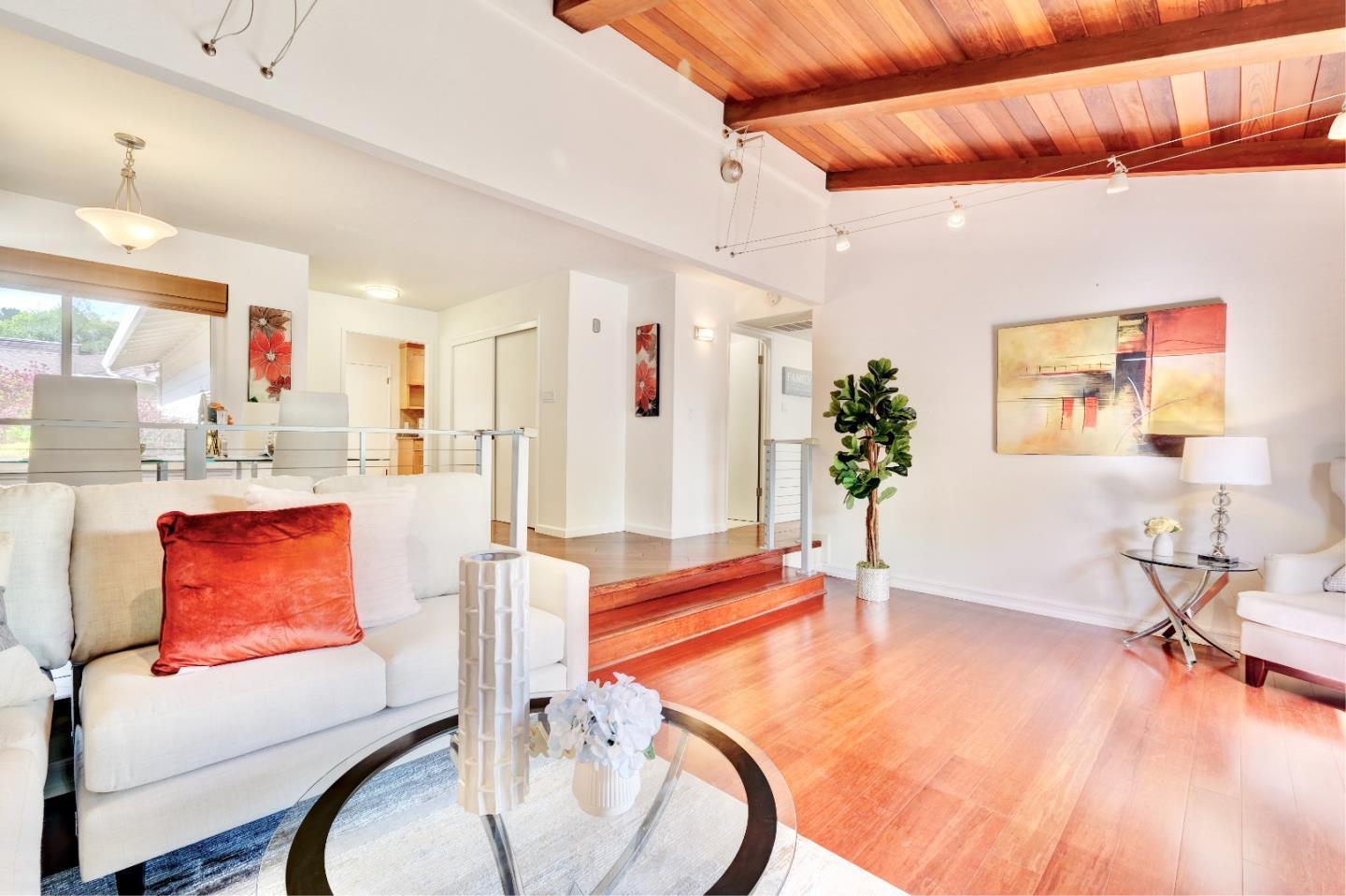 Detail Gallery Image 1 of 28 For 2242 Eastridge Ave, Menlo Park,  CA 94025 - 3 Beds | 2 Baths